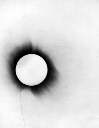 Negativ einer Aufnahme der Sonnenfinsternis von 1919